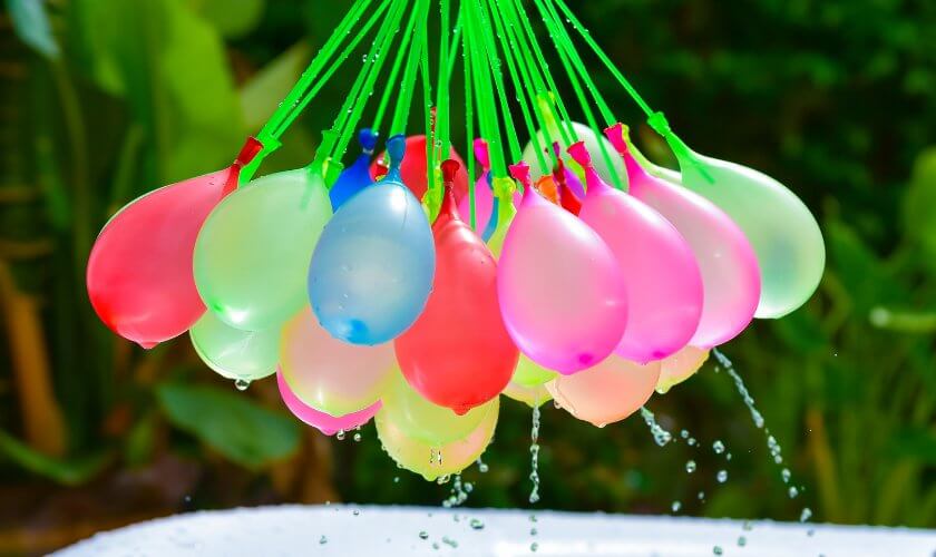 odeni baloni su zabavna i osvježavajuća igračka za ljetne dane