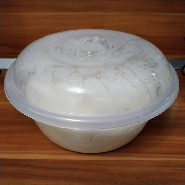 PLASTIČNA POSUDA S POKLOPCEM TRANSPARENT 7 L