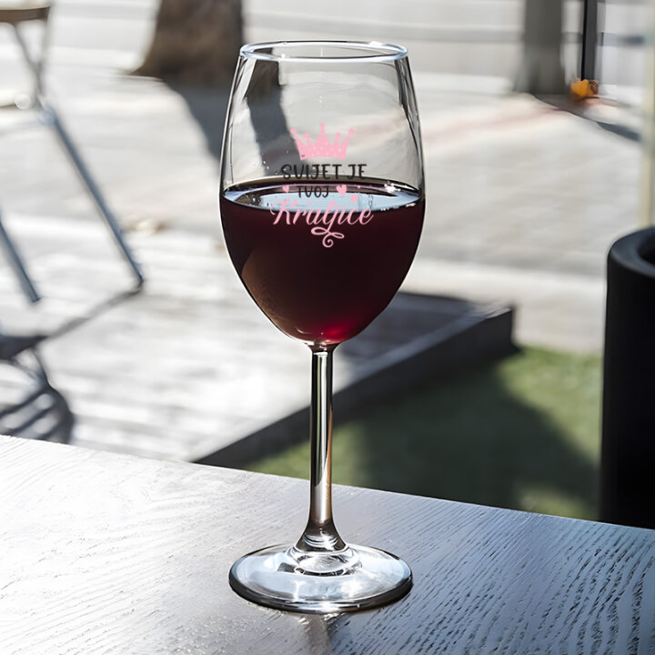 ČAŠA ZA VINO SA POM-POM PRIVJESKOM TISAK 