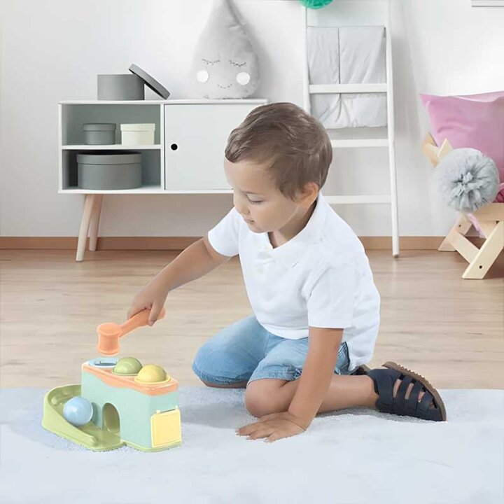 DIDAKTIČKA IGRAČKA S LOPTICAMA I ČEKIĆEM 10,6x26x13,7 CM