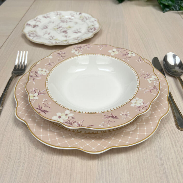 SERVIS ZA JELO 18 DIJELNI NEW BONE ELEGANZA DEKORIRANI - VALOVITI RUB