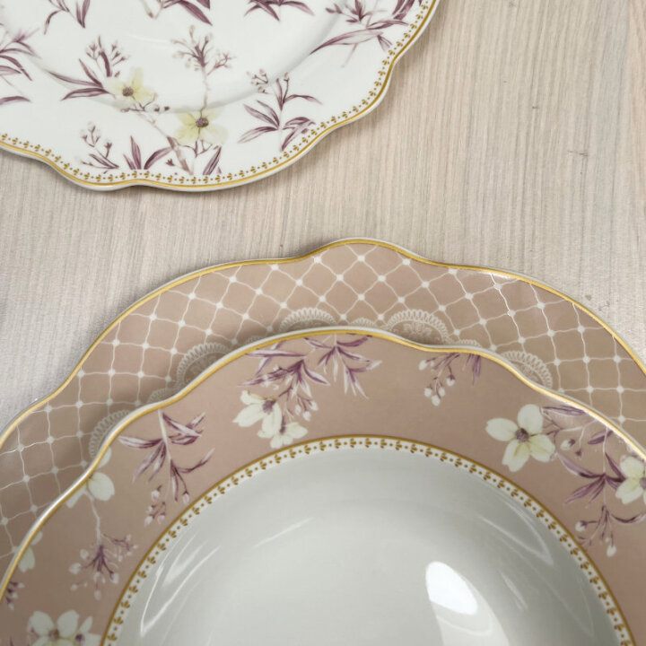 SERVIS ZA JELO 18 DIJELNI NEW BONE ELEGANZA DEKORIRANI - VALOVITI RUB