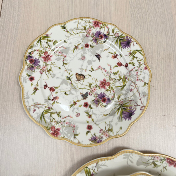 SERVIS ZA JELO 18 DIJELNI NEW BONE JARDIN DEKORIRANI - VALOVITI RUB