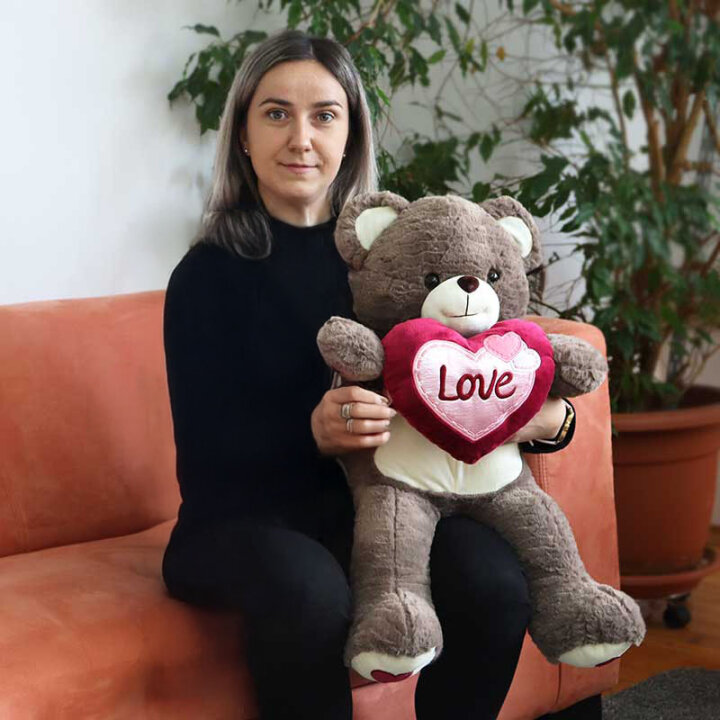 MEDO PLIŠANI SMEĐI SA SRCEM LOVE 40 cm