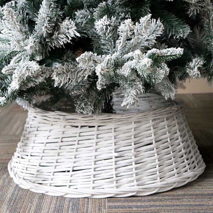 KOŠARA ISPOD BOŽIĆNOG DRVCA BIJELA 48/61 cm  x 24 cm