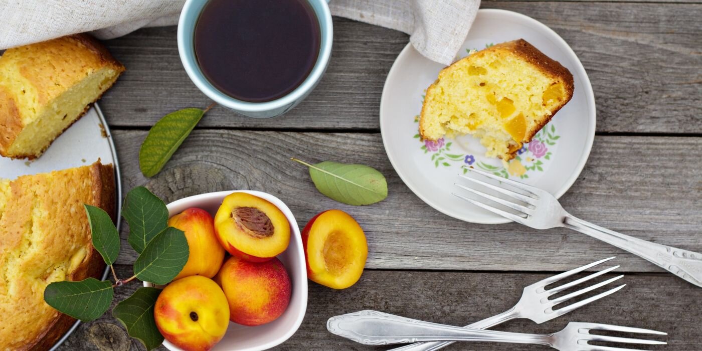 Neodoljivi kolač s breskvama: Recept koji će osvojiti sva nepca!